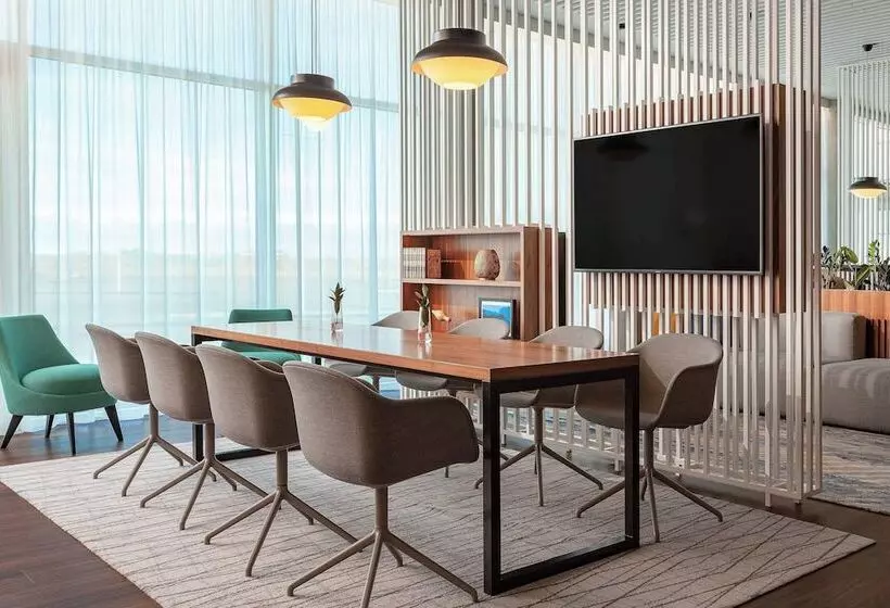 هتل Courtyard By Marriott Reykjavik Keflavik Airport