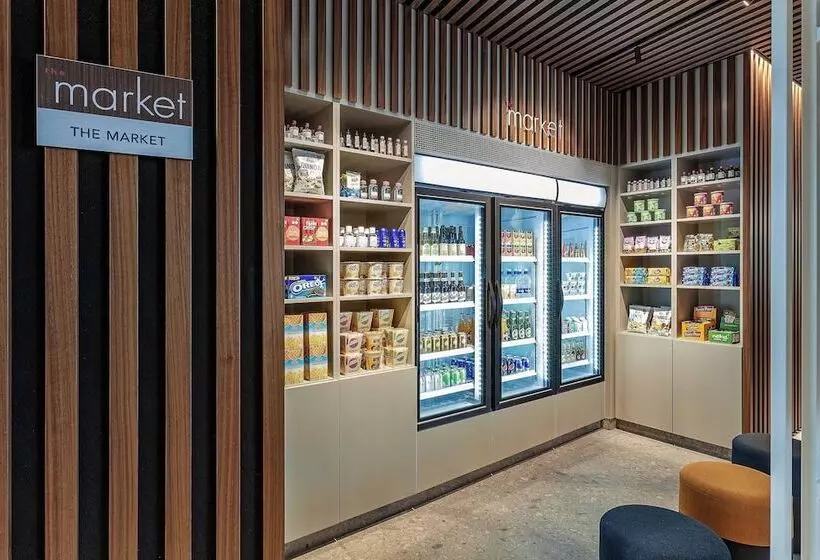 هتل Courtyard By Marriott Reykjavik Keflavik Airport