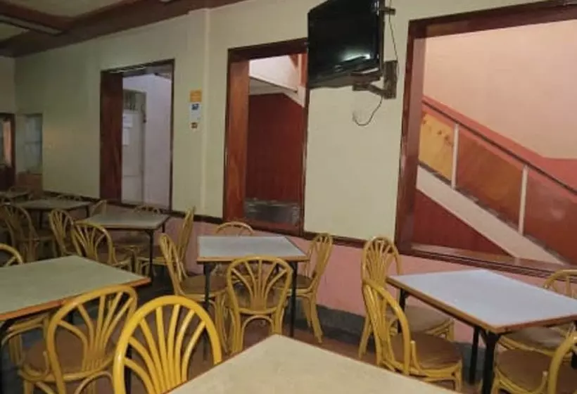 هتل Kings Meat World