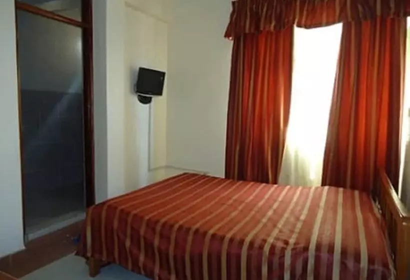 هتل Kings Meat World