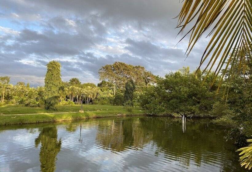 هتل La Ensenada Beach Resort All Inclusive