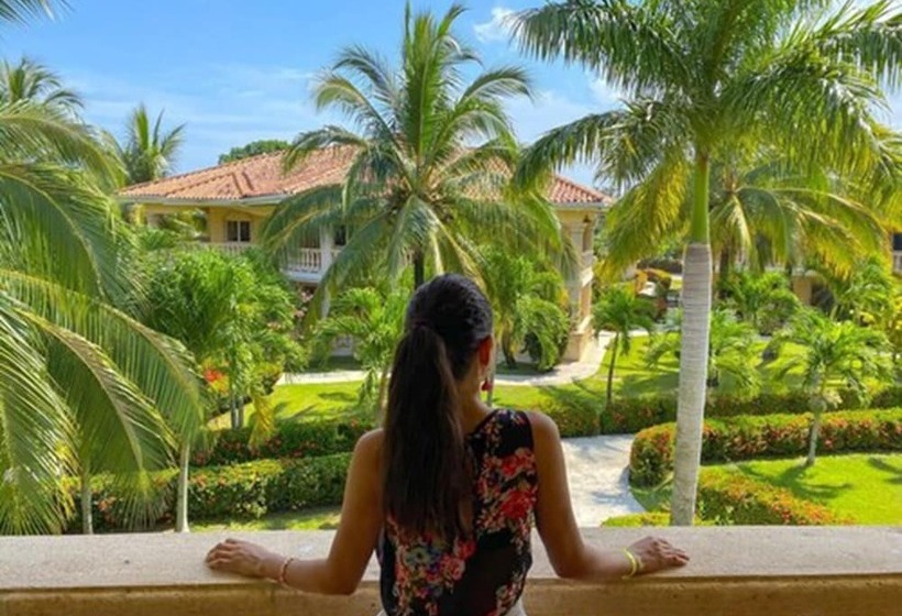 هتل La Ensenada Beach Resort All Inclusive