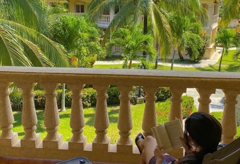 هتل La Ensenada Beach Resort All Inclusive