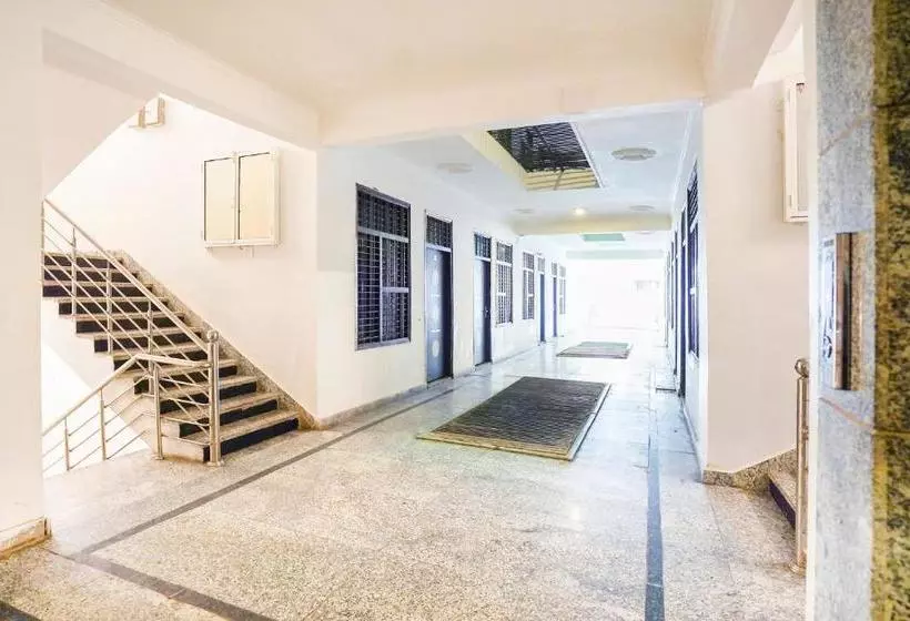 هتل Oyo Rooms Noida Atta Market