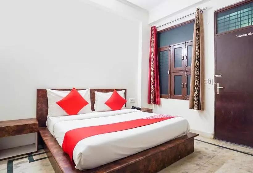 هتل Oyo Rooms Noida Atta Market