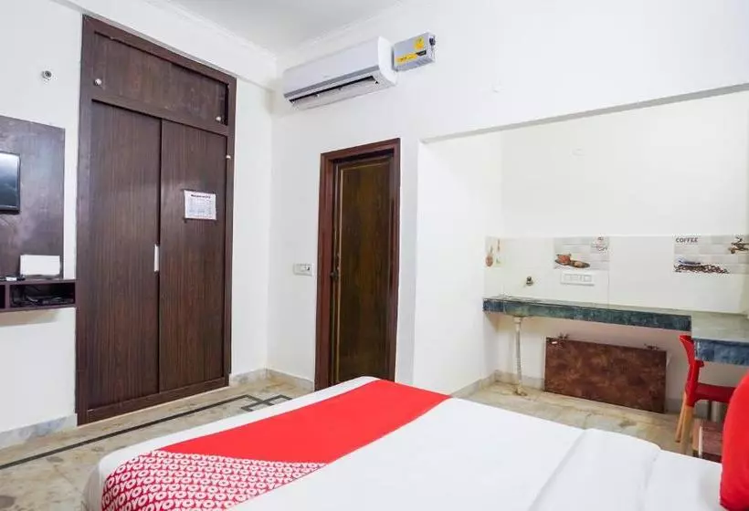 هتل Oyo Rooms Noida Atta Market