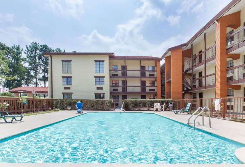 فندق Knights Inn   Lithonia