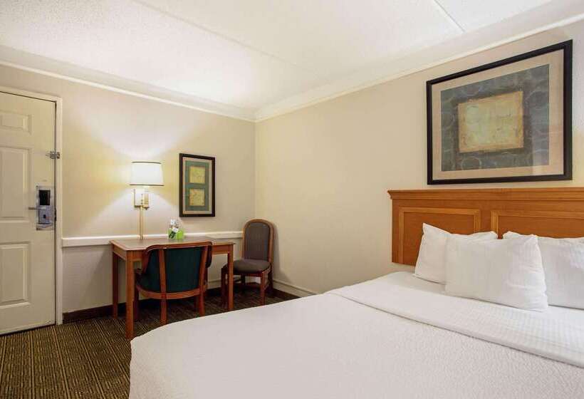 酒店 La Quinta Inn Lexington Horse Park