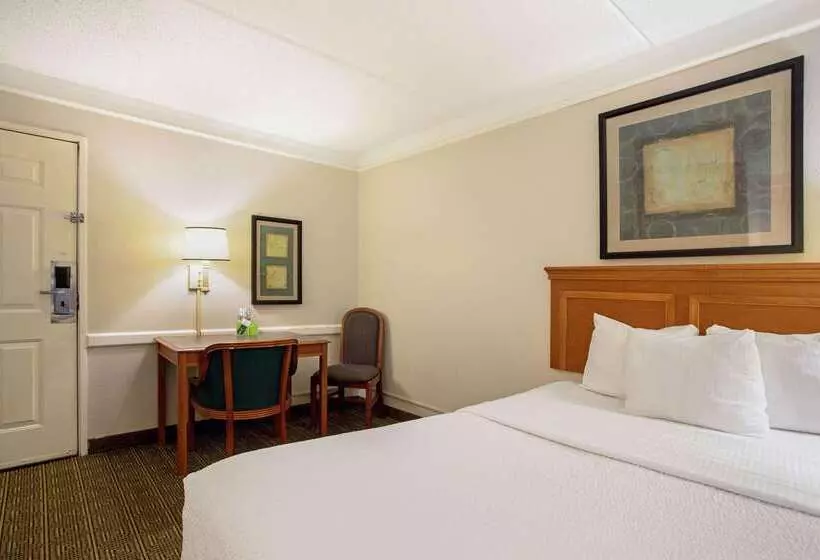 酒店 La Quinta Inn Lexington Horse Park