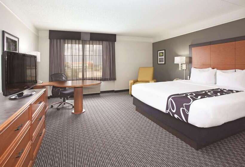 هتل La Quinta By Wyndham Pueblo