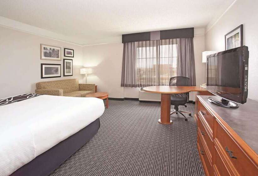 هتل La Quinta By Wyndham Pueblo