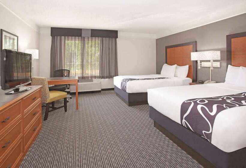 هتل La Quinta By Wyndham Pueblo