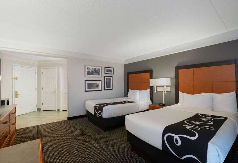 هتل La Quinta By Wyndham Pueblo