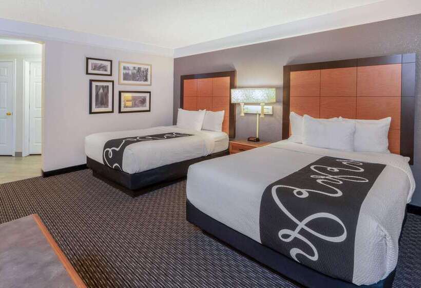 هتل La Quinta By Wyndham Pueblo