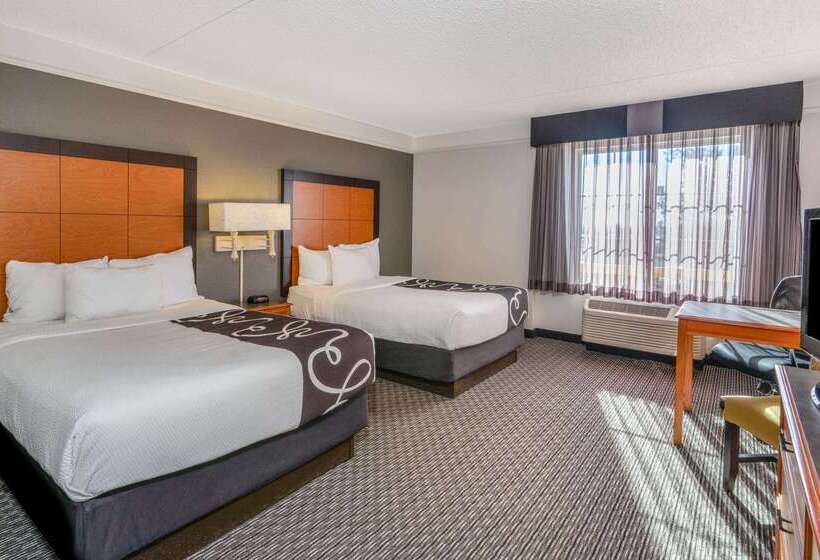 هتل La Quinta By Wyndham Pueblo