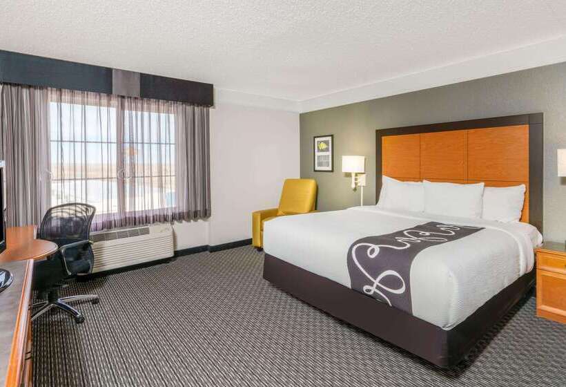 هتل La Quinta By Wyndham Pueblo