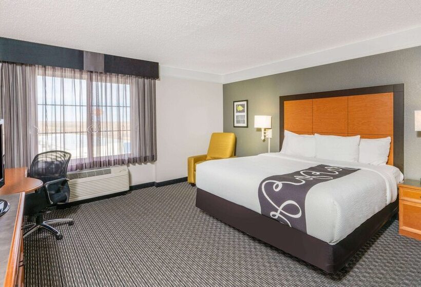 هتل La Quinta By Wyndham Pueblo