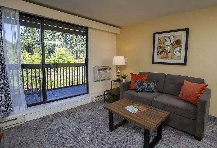 ホテル Lakeshore Inn