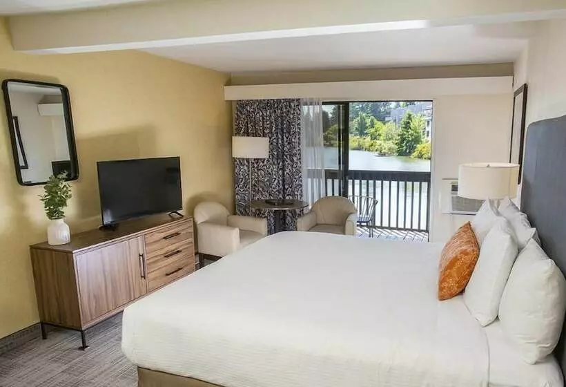 ホテル Lakeshore Inn