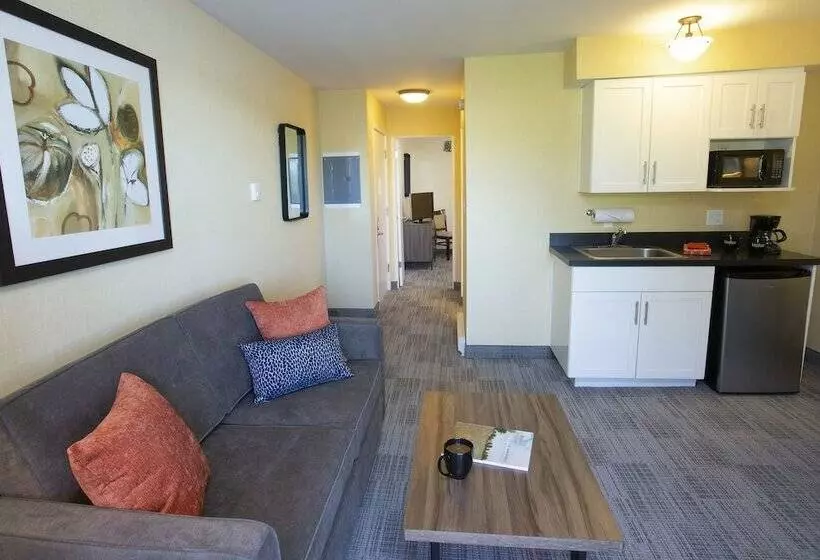 ホテル Lakeshore Inn