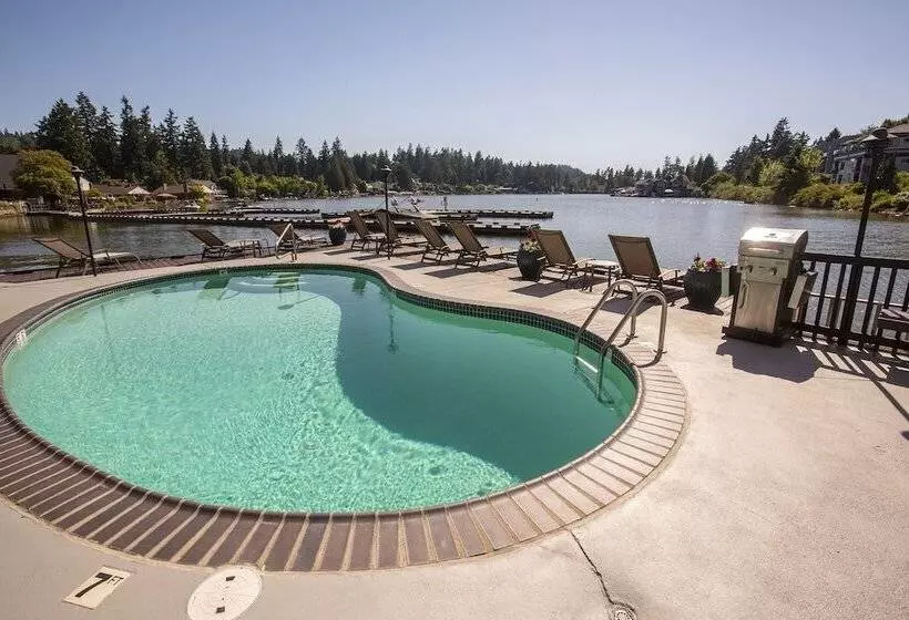 ホテル Lakeshore Inn