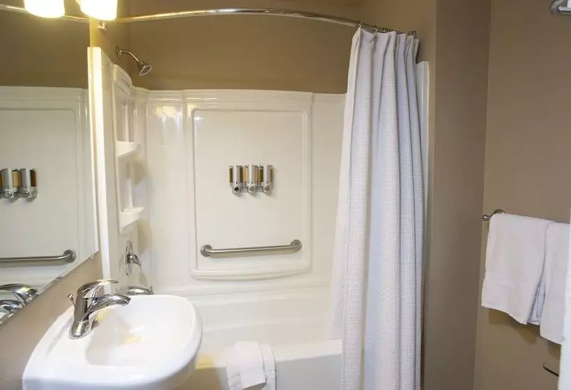 ホテル Lakeshore Inn