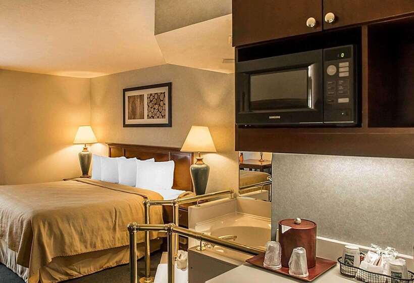 בית מלון כפרי Quality Inn & Suites Cincinnati I 275