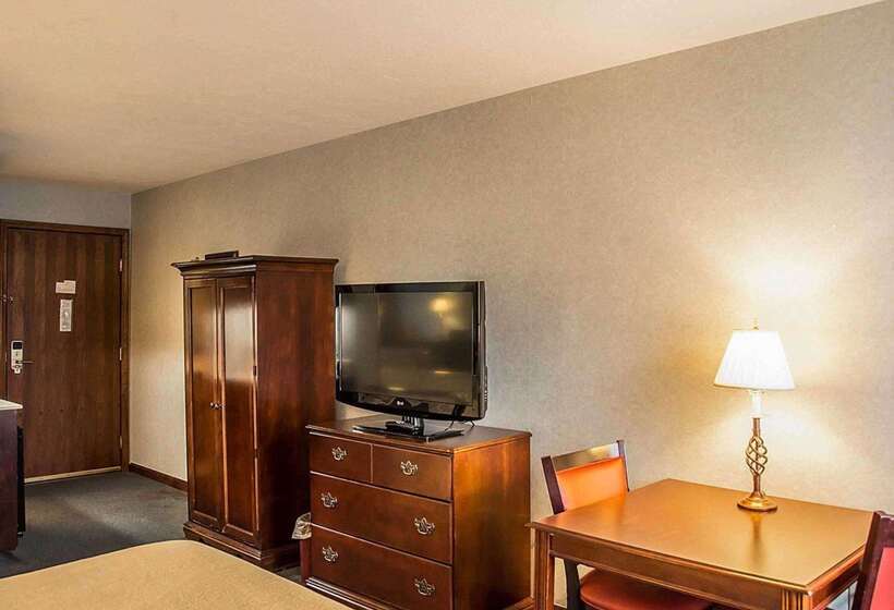 בית מלון כפרי Quality Inn & Suites Cincinnati I 275