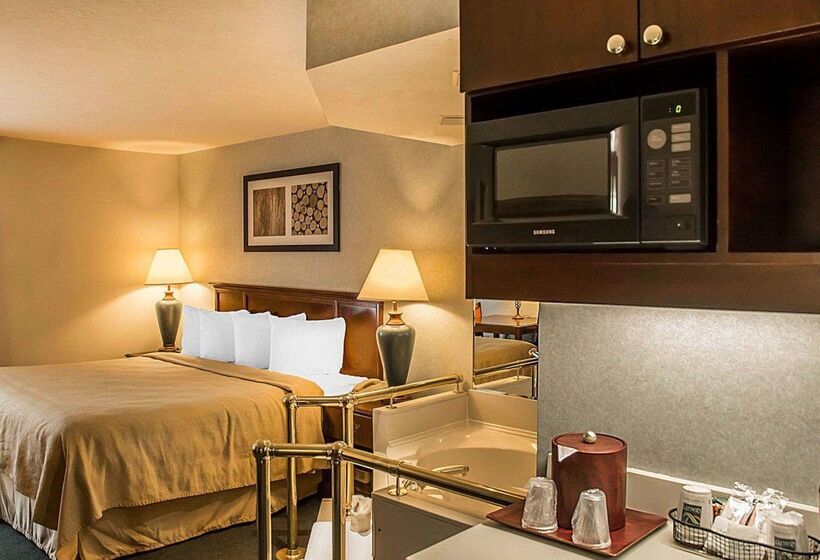 בית מלון כפרי Quality Inn & Suites Cincinnati I 275