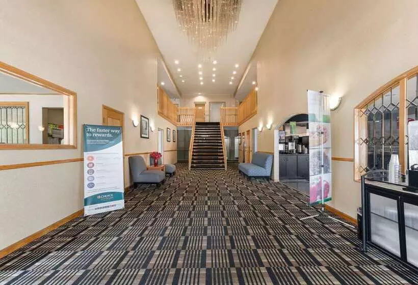 Отель Quality Inn & Suites