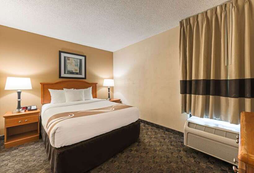 Отель Quality Inn & Suites
