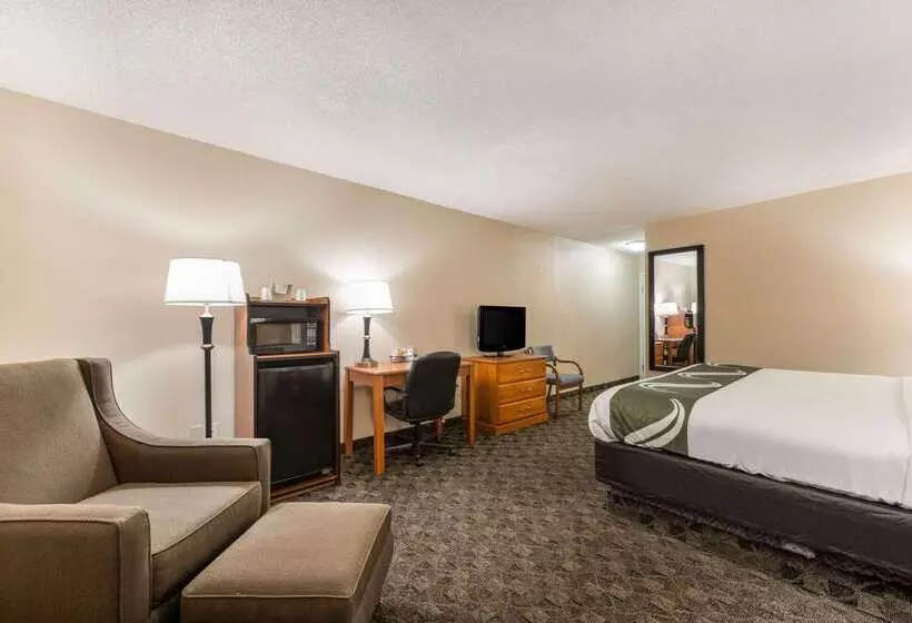 Отель Quality Inn & Suites