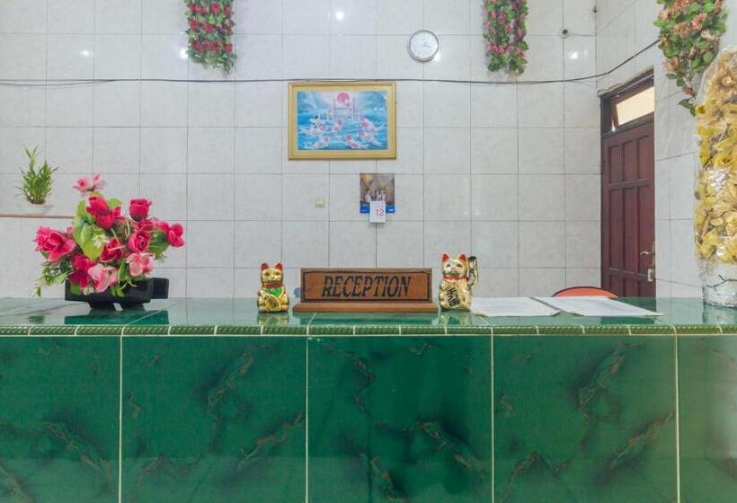 Hotel Oyo 2269  Astika