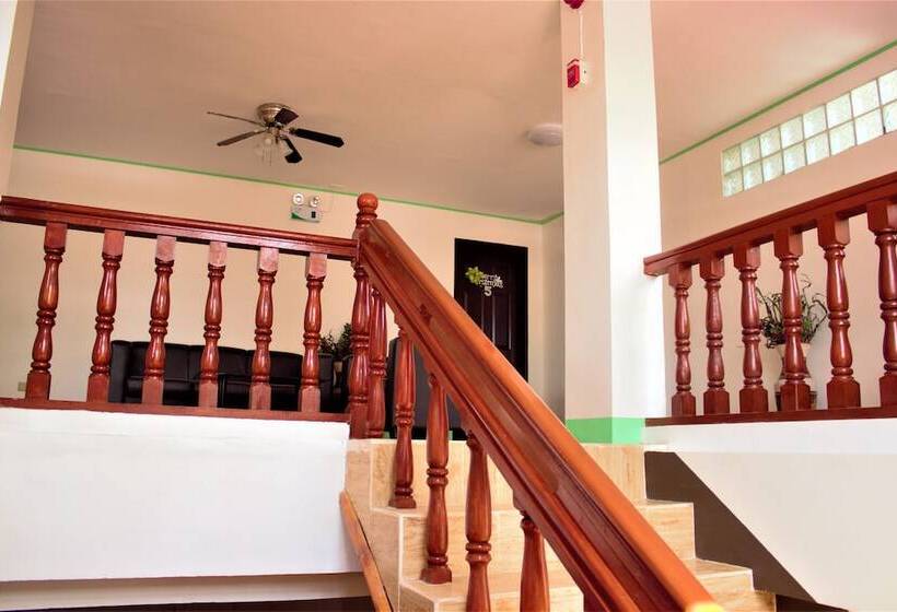 הוסטל Linde S Inn Coron