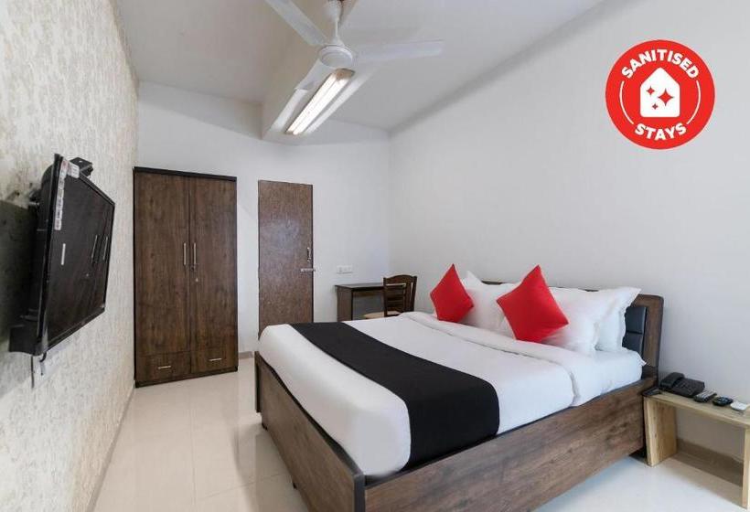 Vaccinated Staff- Capital O 61298 Hotel Casa Blanca