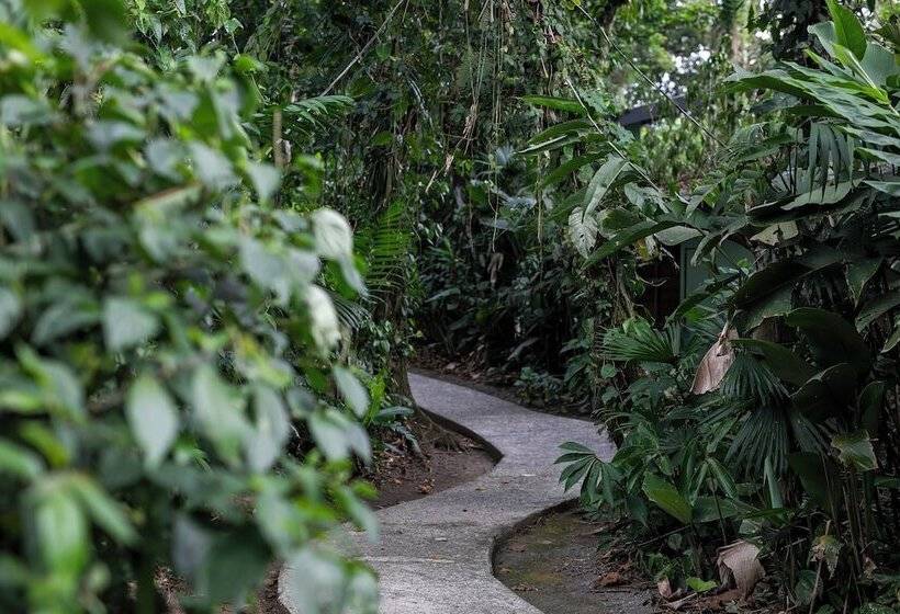 هتل Sangregado Lodge