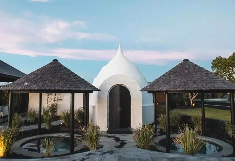 استراحتگاه Detox And Spa Package   The Istana