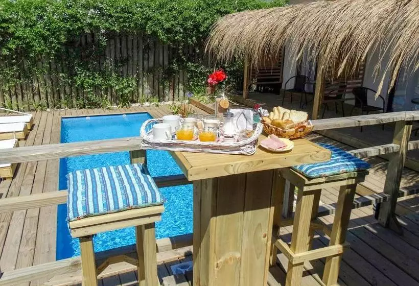 تختخواب و صبحانه Boutique La Mexicana Suites & Beach