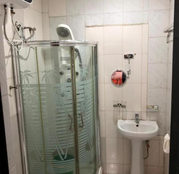 هتل De’ Bakers Suites