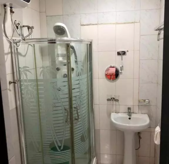 هتل De’ Bakers Suites