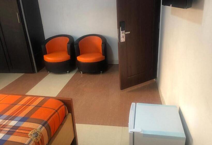 هتل De’ Bakers Suites