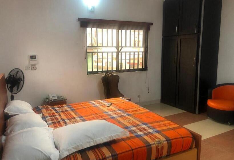 هتل De’ Bakers Suites