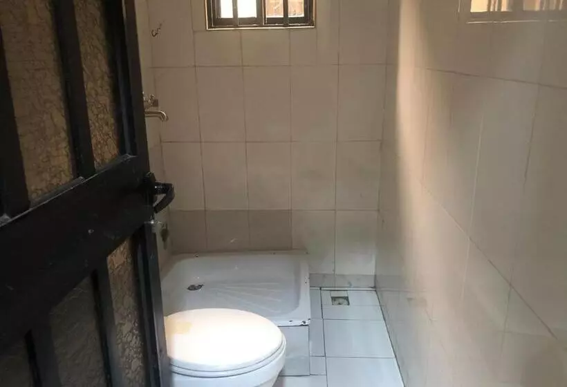 هتل De’ Bakers Suites