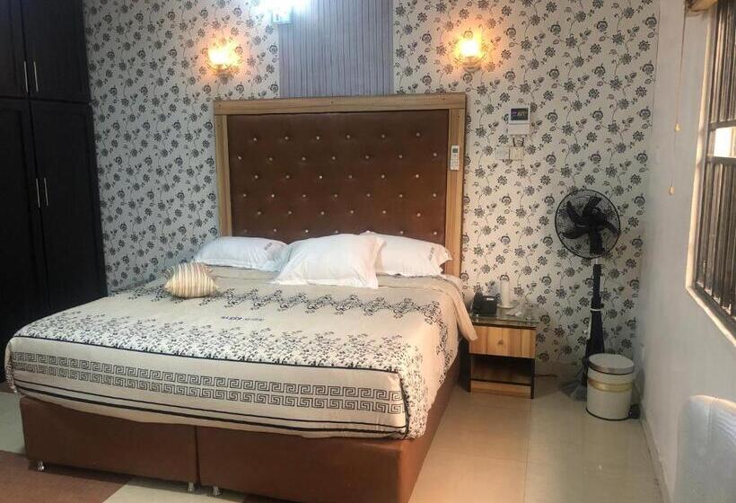 هتل De’ Bakers Suites