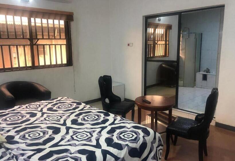 هتل De’ Bakers Suites