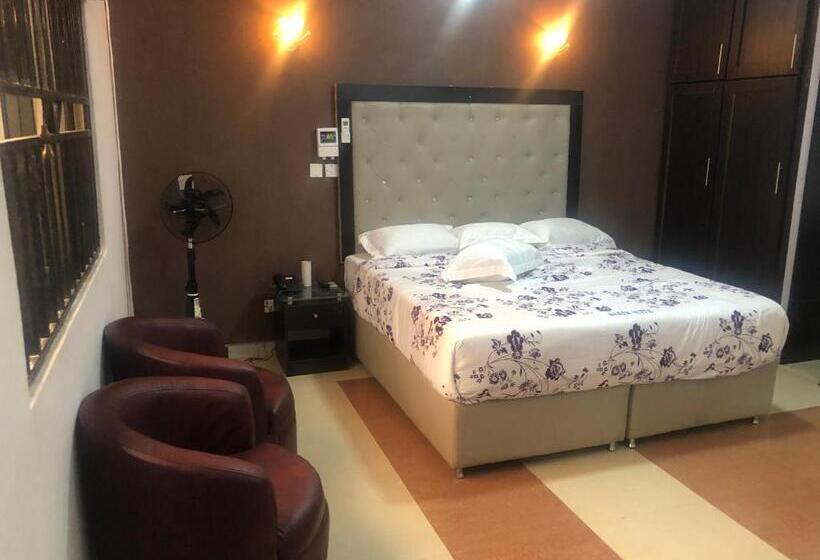 هتل De’ Bakers Suites