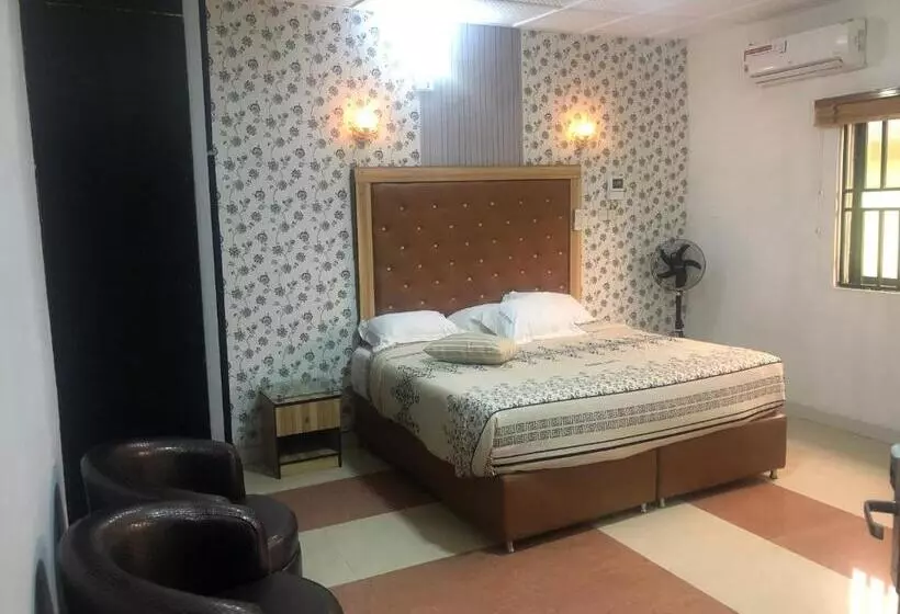 هتل De’ Bakers Suites
