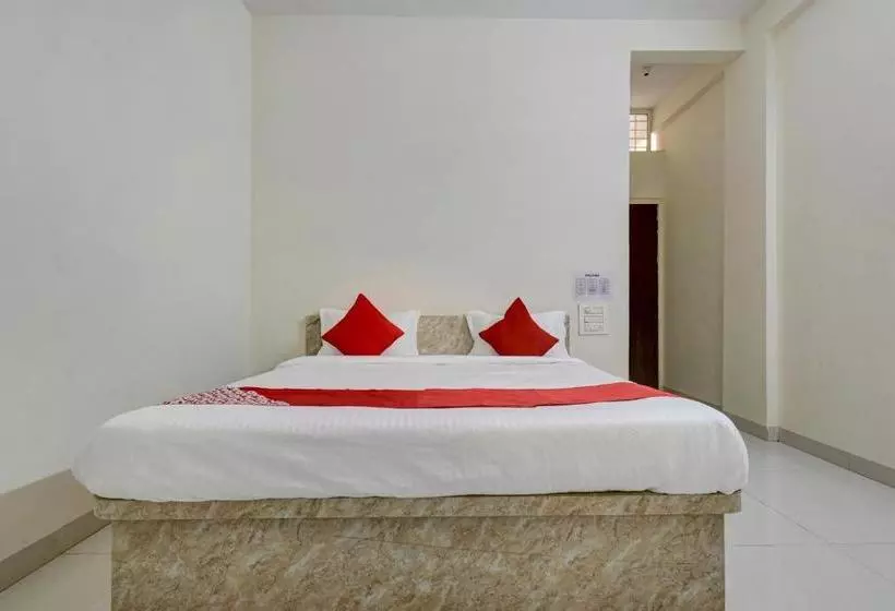 هتل Oyo 60690  Shivneri Lodging
