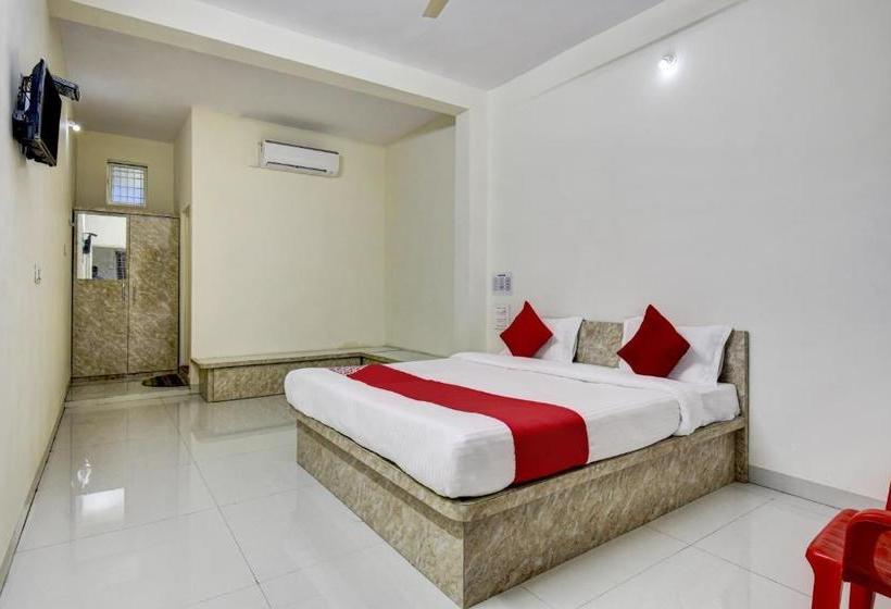 فندق Oyo 60690  Shivneri Lodging