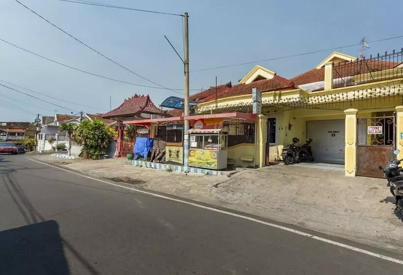 Pension Koolkost @ Jalan Candi Agung